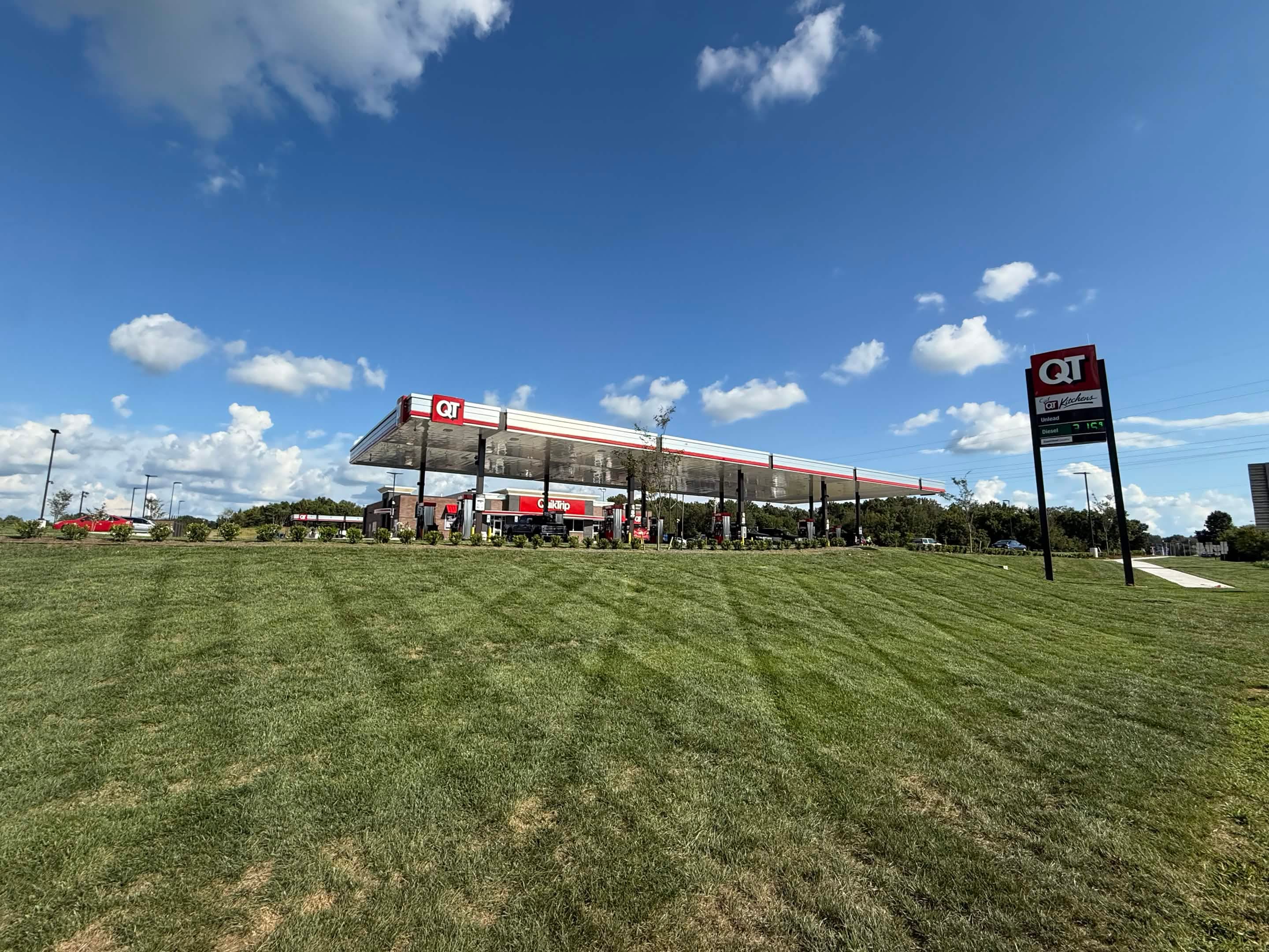 Lee's Lawn Care — Commercial