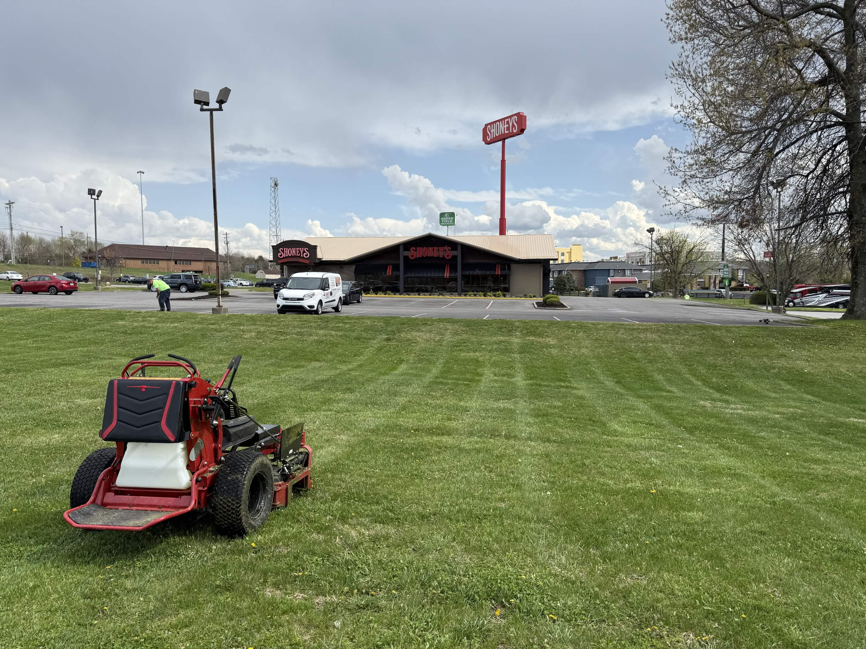 Lee's Lawn Care — Commercial