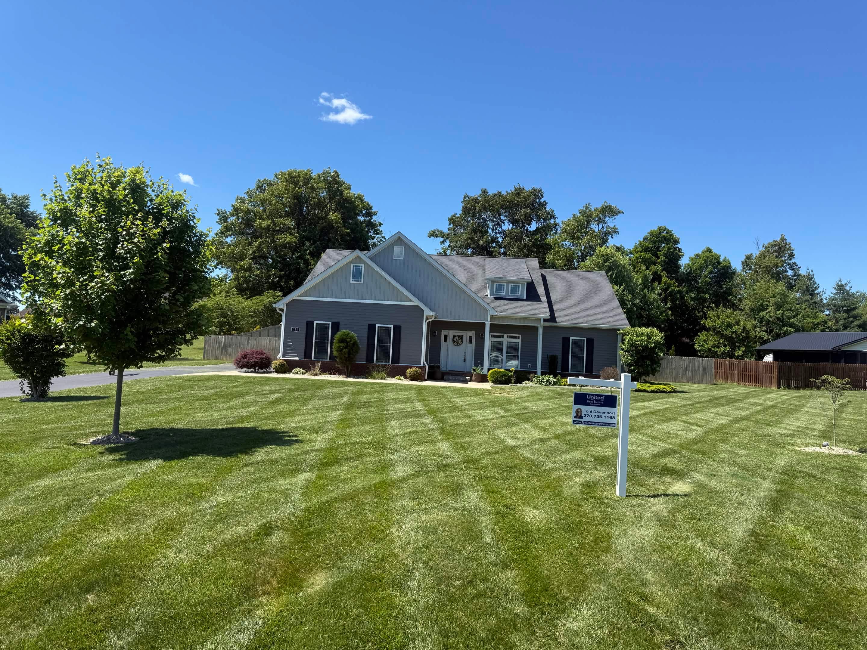 Lee's Lawn Care — Residential Mowing